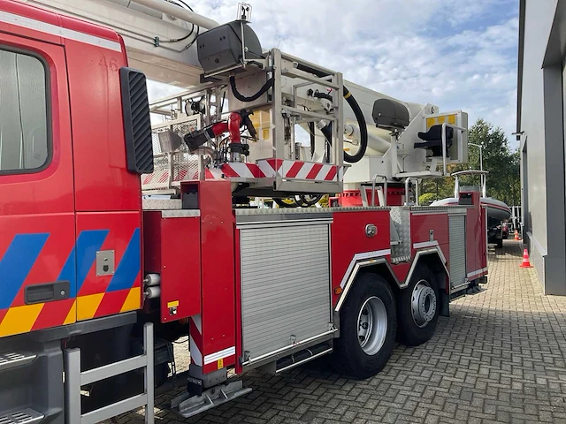 2006 volvo fm/fh 6x2 l 8.0 hoogwerker vrachtwagen - afbeelding 34 van  39