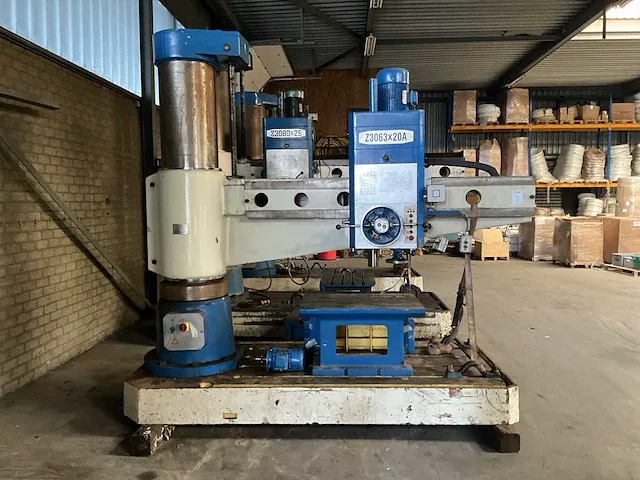 2006 xiangshan z3063x20a radiaalboormachine - afbeelding 12 van  17