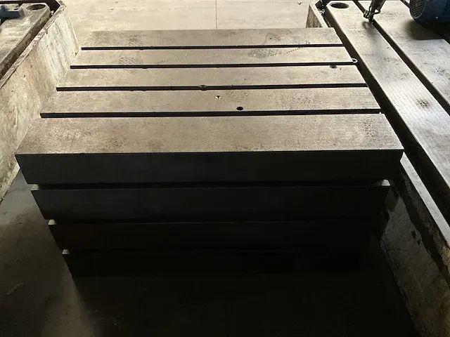 2006 xiangshan z3080x25 radiaalboormachine - afbeelding 9 van  17