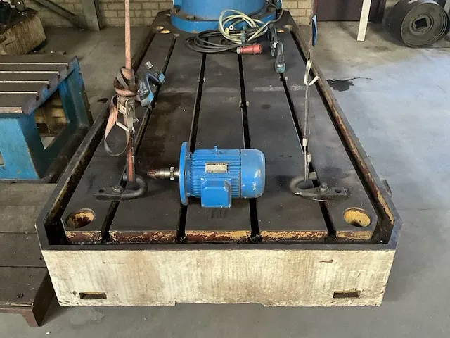 2006 xiangshan z3080x25 radiaalboormachine - afbeelding 16 van  17