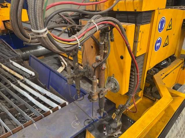 2007 - mg12001.35ggprb - microstep cnc 3d plasma autogeen boor en tap machine - afbeelding 15 van  29