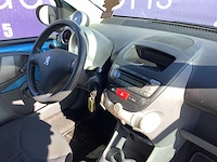 2007 - peugeot - 107 - 1.0-12v xs - personenauto - afbeelding 8 van  11