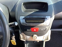 2007 - peugeot - 107 - 1.0-12v xs - personenauto - afbeelding 9 van  11
