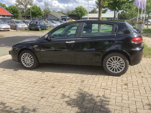 2007 alfa romeo 147 1.6 ts business personenauto - afbeelding 1 van  12