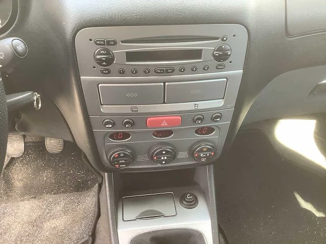 2007 alfa romeo 147 1.6 ts business personenauto - afbeelding 12 van  12