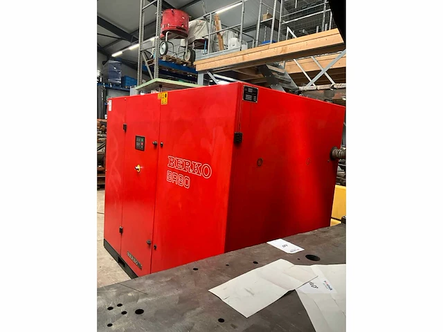 2007 berko br80 10 air schroefcompressor - afbeelding 3 van  7