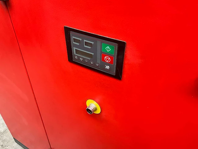 2007 berko br80 10 air schroefcompressor - afbeelding 4 van  7