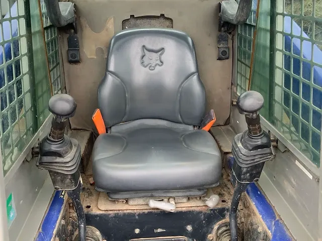 2007 bobcat t300 rups schranklader - afbeelding 9 van  12