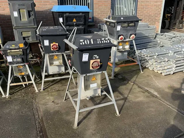 2007 bos elektro medium stroomverdeelkast - afbeelding 1 van  5