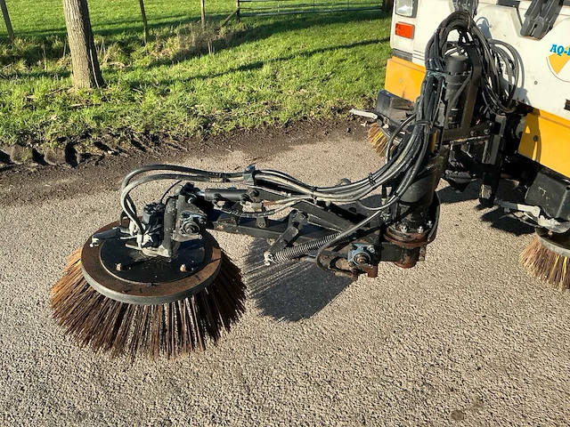 2007 bucher citycat 5000 straatveegmachine - afbeelding 43 van  47