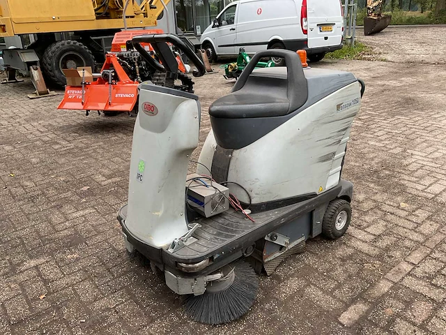 2007 dibo 1050e zelfrijdende veegmachine - afbeelding 3 van  10