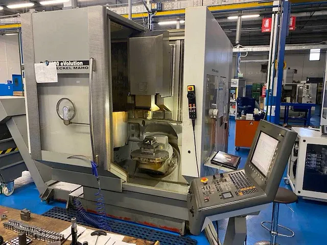 2007 dmg mori dmu 50 evolution 5 axis machiningcenter - afbeelding 1 van  9