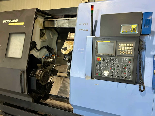 2007 doosan puma mx2000st cnc draaibank - afbeelding 4 van  18
