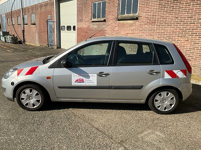 2007 ford fiesta personenauto - afbeelding 25 van  27