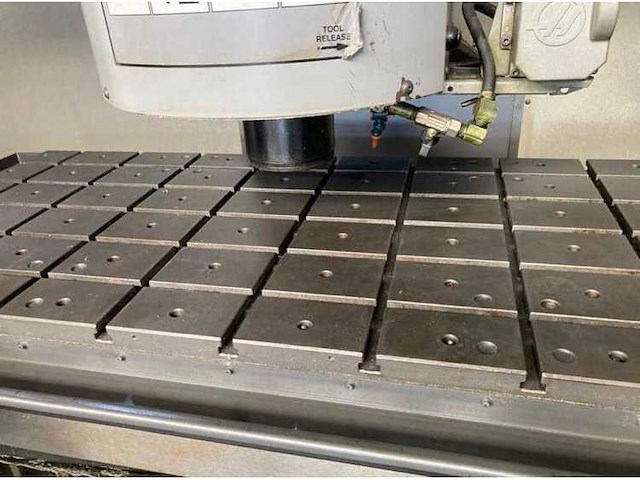 2007 haas vm-6 matrijzenmaker cnc universeel machinecentrum - afbeelding 12 van  14