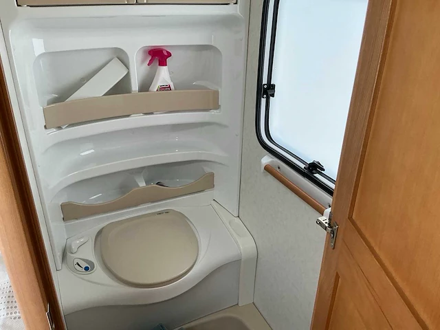 2007 hobby kmfe 650 caravan - afbeelding 29 van  47