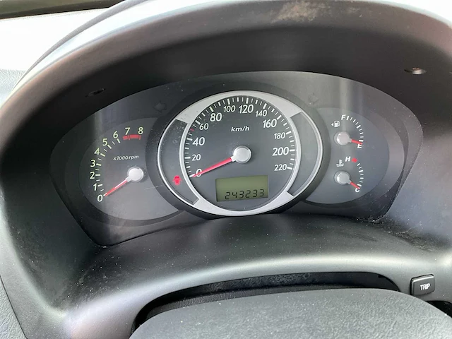 2007 hyundai tucson 2.0 personenauto 89-xg-gt - afbeelding 18 van  31