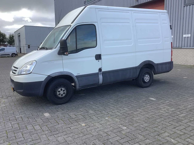 2007 iveco daily 29 l 10v 300 h2 l bedrijfswagen - afbeelding 1 van  16