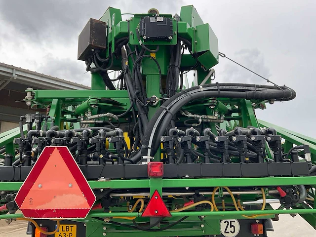 2007 john deere 840 getrokken veldspuit - afbeelding 10 van  36