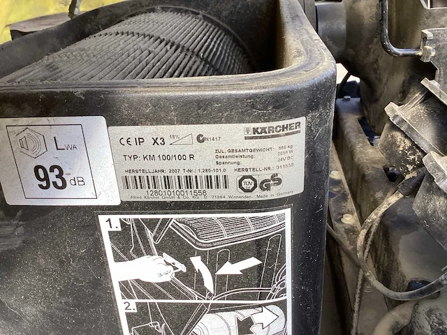 2007 kärcher km 100/100 r zelfrijdende veegmachine - afbeelding 3 van  14