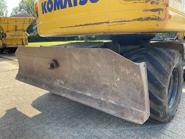 2007 komatsu pw140-7 banden graafmachine - afbeelding 9 van  35