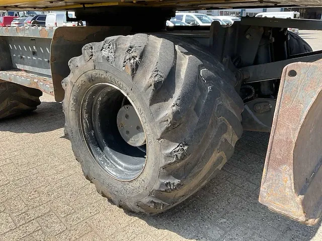 2007 komatsu pw140-7 banden graafmachine - afbeelding 13 van  35