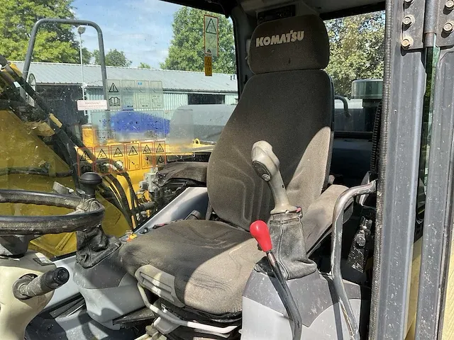 2007 komatsu pw140-7 banden graafmachine - afbeelding 14 van  35