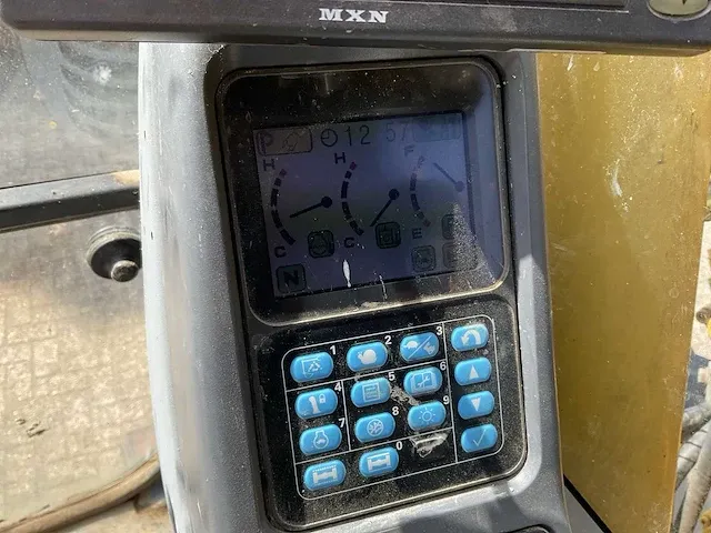 2007 komatsu pw140-7 banden graafmachine - afbeelding 19 van  35