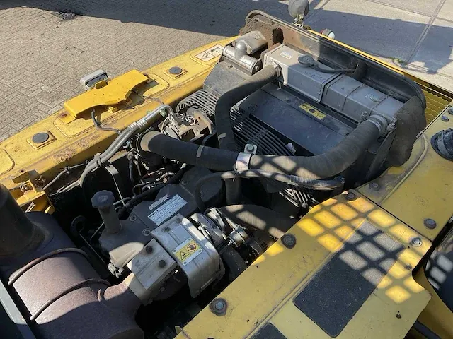 2007 komatsu pw140-7 banden graafmachine - afbeelding 24 van  35
