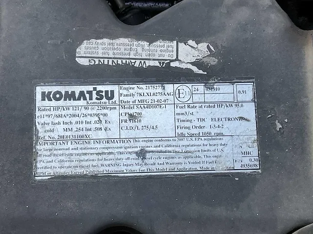 2007 komatsu pw140-7 banden graafmachine - afbeelding 26 van  35