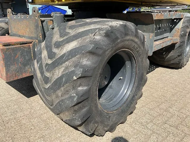 2007 komatsu pw140-7 banden graafmachine - afbeelding 32 van  35