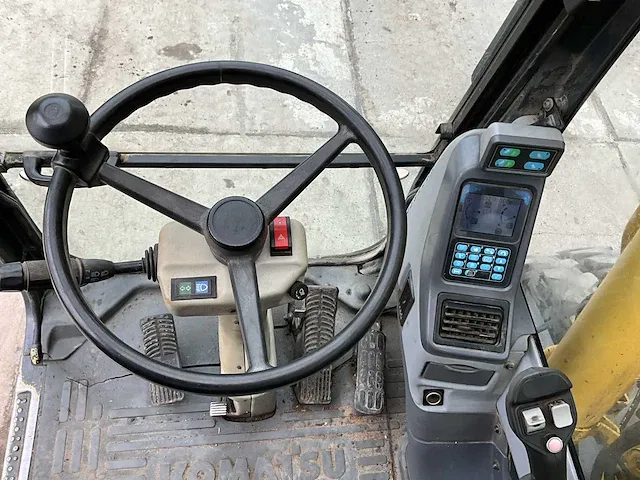 2007 komatsu pw160-7eo banden graafmachine - afbeelding 7 van  32