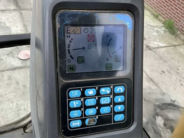 2007 komatsu pw160-7eo banden graafmachine - afbeelding 8 van  32