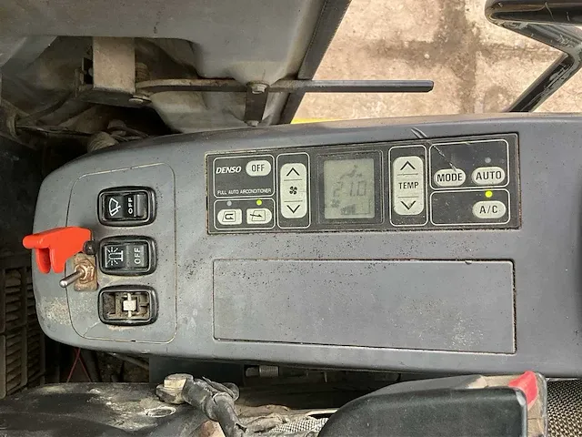 2007 komatsu pw160-7eo banden graafmachine - afbeelding 13 van  32