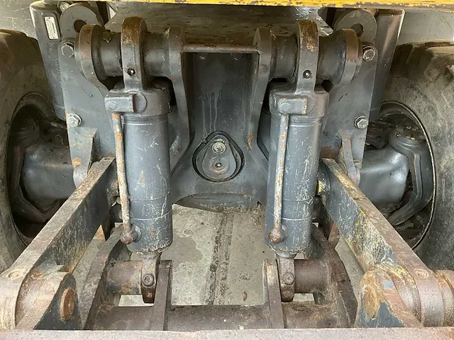 2007 komatsu pw160-7eo banden graafmachine - afbeelding 20 van  32