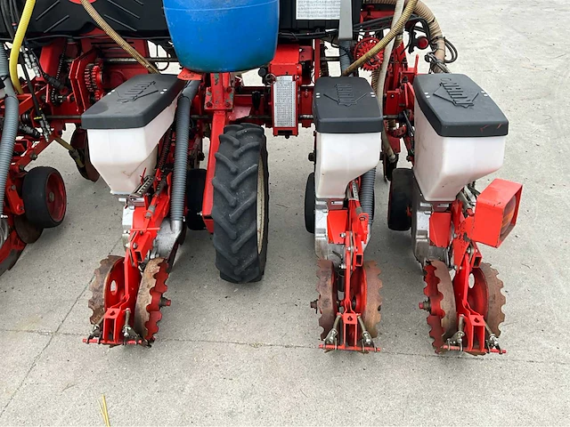 2007 kuhn planter 2 maiszaaimachine - afbeelding 8 van  26