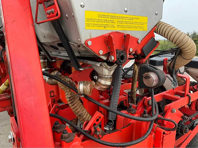 2007 kuhn planter 2 maiszaaimachine - afbeelding 18 van  26