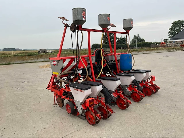 2007 kuhn planter 2 maiszaaimachine - afbeelding 25 van  26
