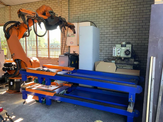 2007 kuka kr 500 l 340-2 industriële robot - afbeelding 1 van  16