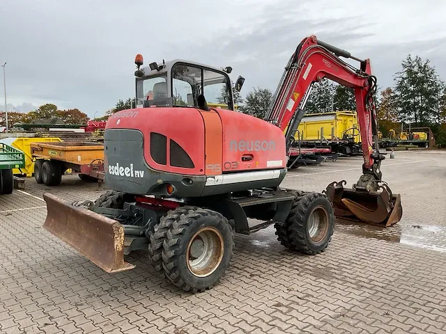 2007 neuson 9503 wd banden graafmachine - afbeelding 39 van  43