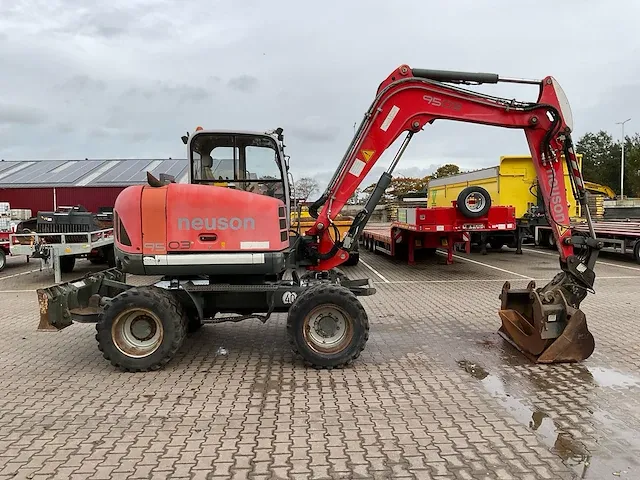 2007 neuson 9503 wd banden graafmachine - afbeelding 40 van  43