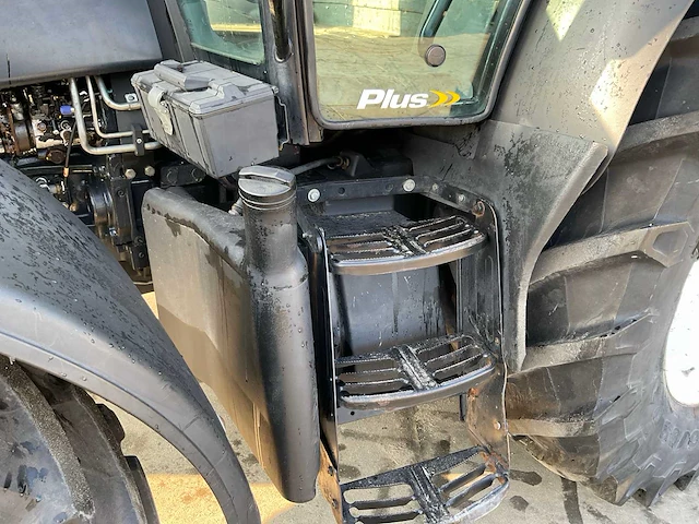 2007 new holland t6010 plus vierwielaangedreven landbouwtractor - afbeelding 3 van  32