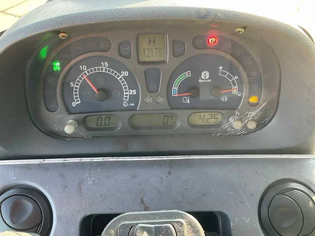 2007 new holland t6010 plus vierwielaangedreven landbouwtractor - afbeelding 26 van  32