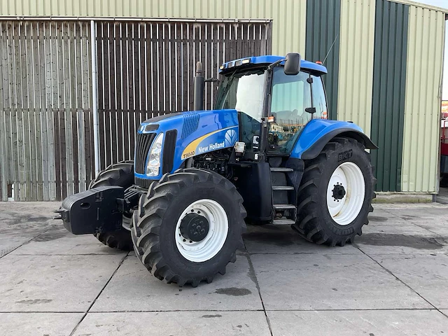 2007 new holland t8040 vierwielaangedreven landbouwtractor - afbeelding 1 van  31