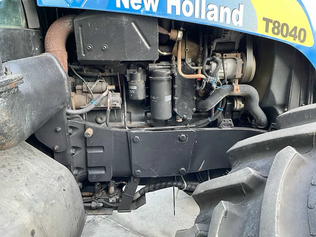 2007 new holland t8040 vierwielaangedreven landbouwtractor - afbeelding 13 van  31