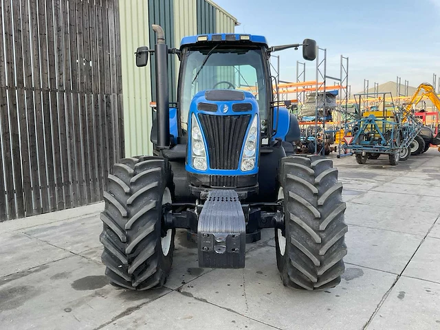 2007 new holland t8040 vierwielaangedreven landbouwtractor - afbeelding 23 van  31