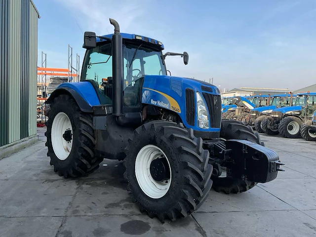 2007 new holland t8040 vierwielaangedreven landbouwtractor - afbeelding 26 van  31