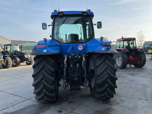 2007 new holland t8040 vierwielaangedreven landbouwtractor - afbeelding 28 van  31