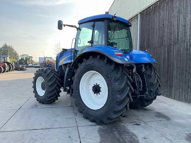 2007 new holland t8040 vierwielaangedreven landbouwtractor - afbeelding 29 van  31