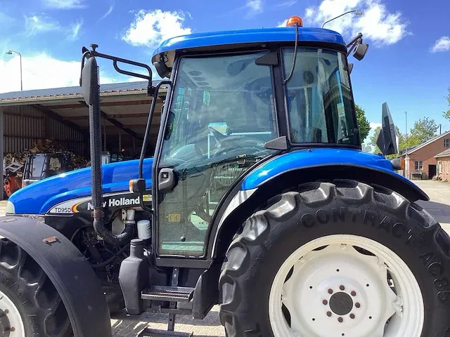 2007 new holland td95d vierwielaangedreven landbouwtractor - afbeelding 28 van  30